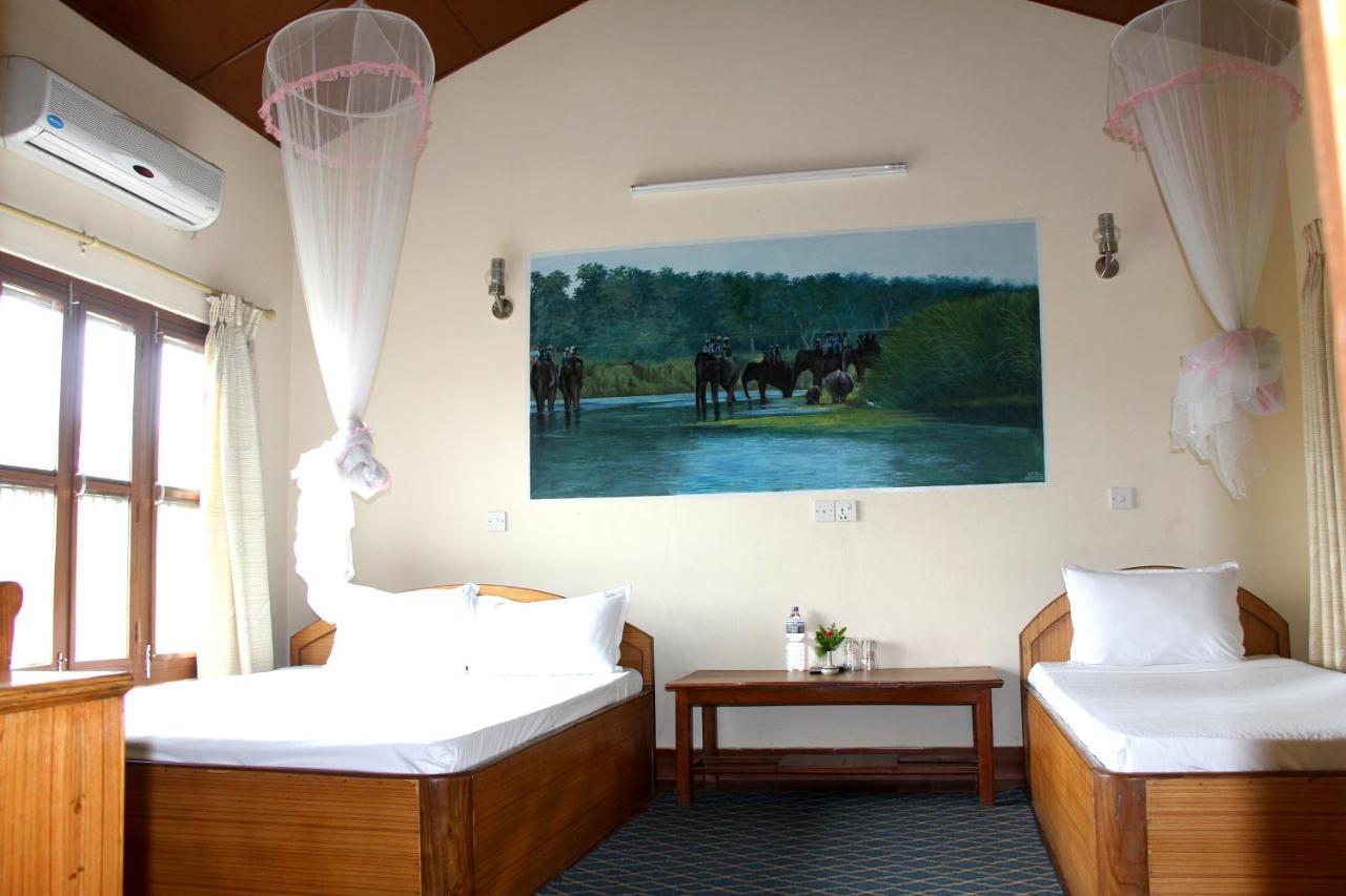 Rhino Land Jungle Lodge ソーラハ エクステリア 写真
